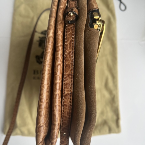 Burberry Suede Pebble Leather Logo Crossbody Zip Envelope Bag Purse - Picture 16 of 16